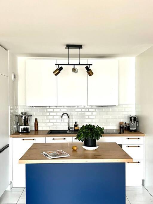 Stunning Apartment With Balcony To Visit Paris ルヴァロワ＝ペレ エクステリア 写真